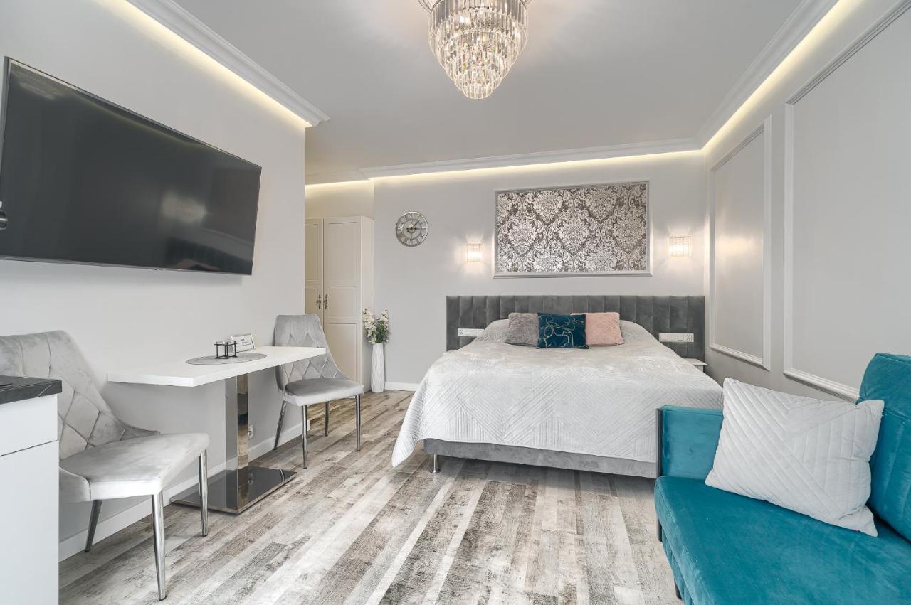 Silver Apartment