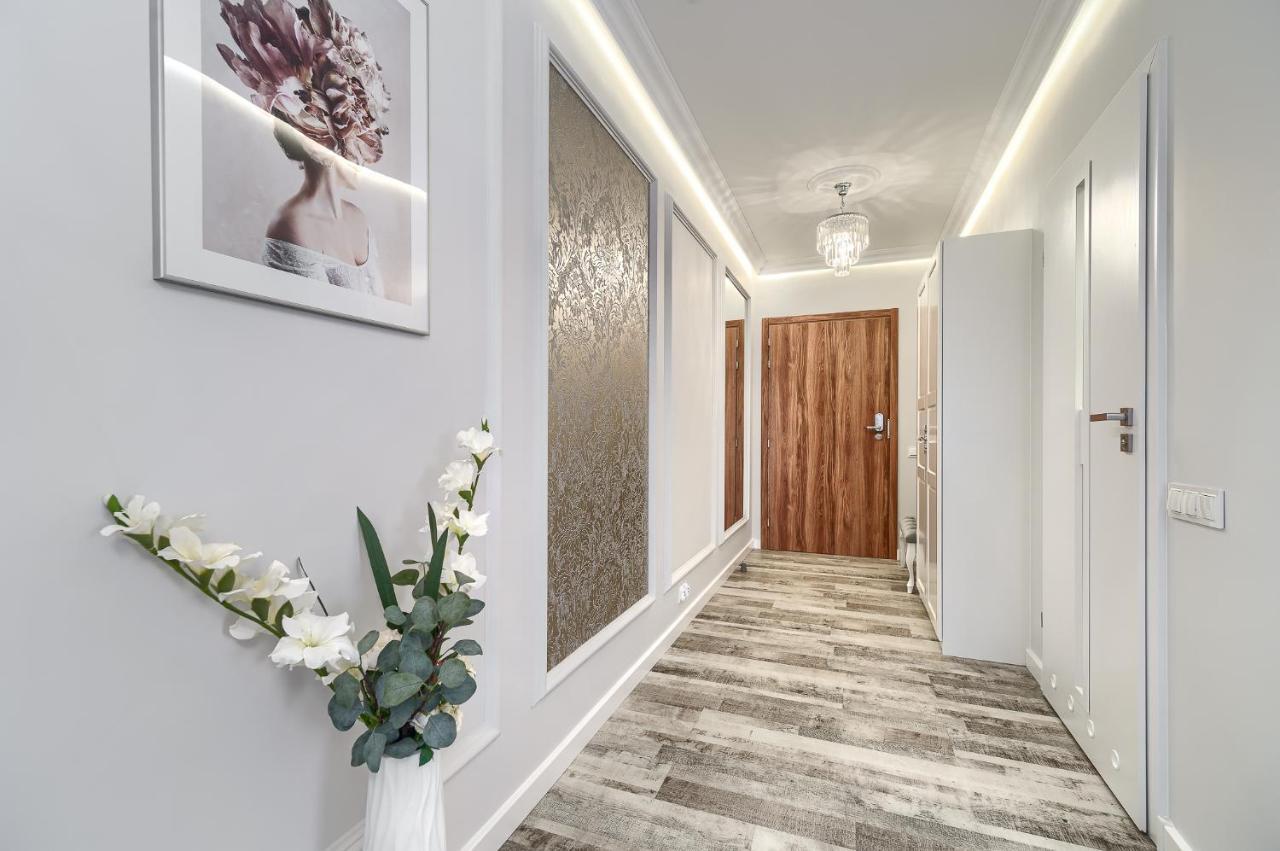 Apartment Silver *