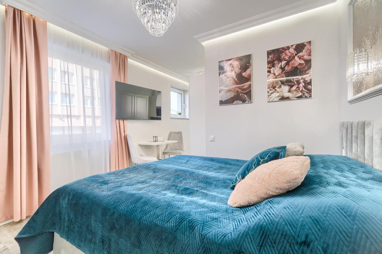 Silver Apartment *